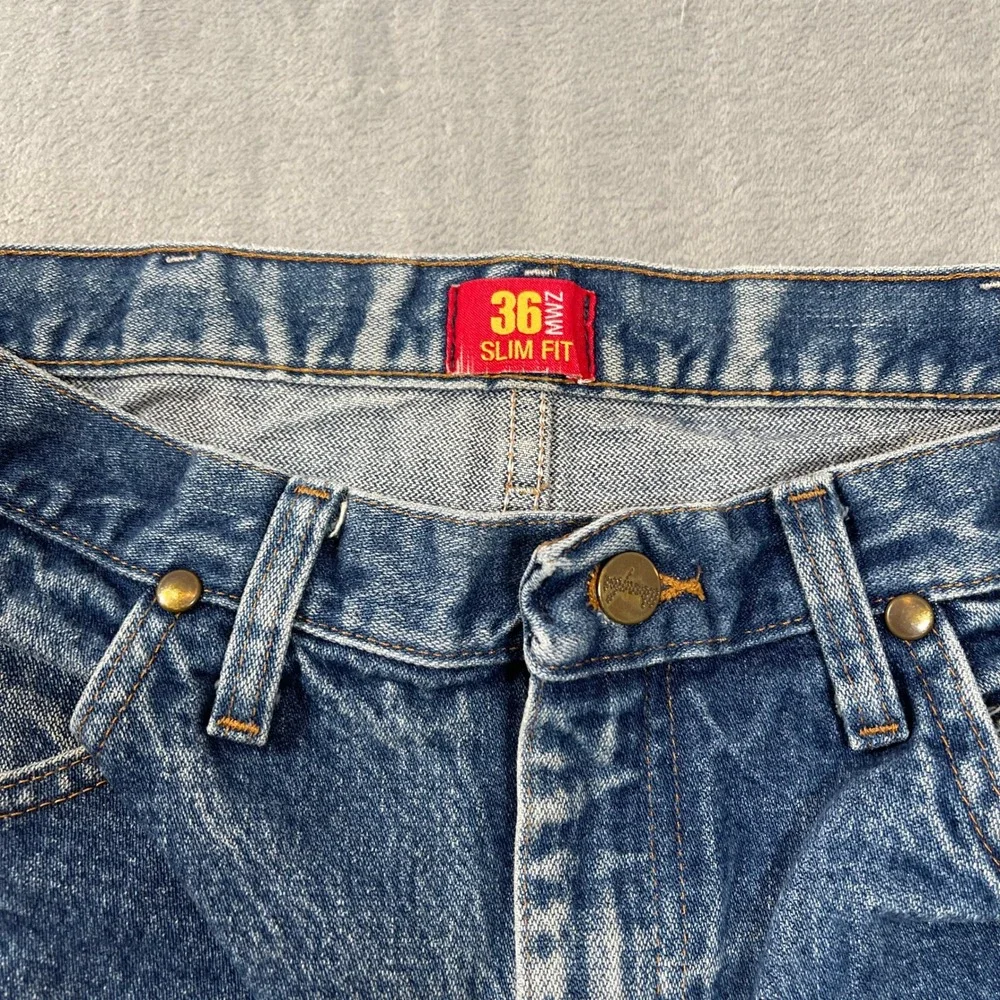 Wrangler Jeans Mens 34x32 Straight Leg Casual Work Slim Fit Blue Denim